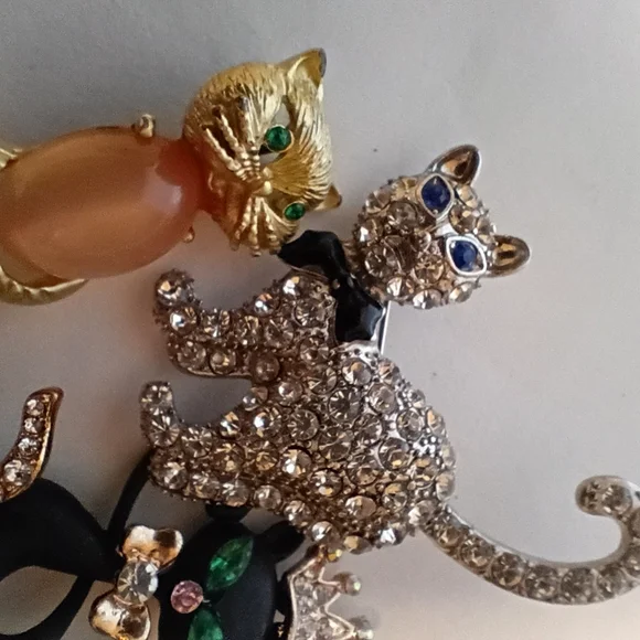 Monet Gold and Black Cat Brooch Set - Picture 2 of 7